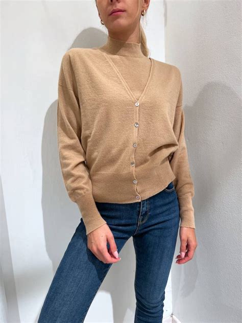 giacchina beige modello chanel